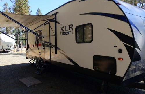 RV11 XLR - 27' Family Toy Hauler - Sleeps 6 - Foto 1