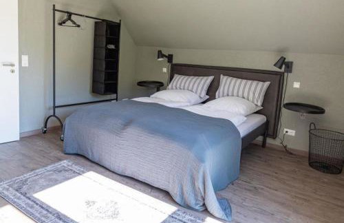 Freistehendes Ferienhaus mit Kamin, Sauna, atemberaubenden Blick ins Tal, mehrere Terrassen, 1500qm Grundstück 1,6m hoch eingezäunt - Foto 25