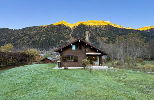 Authentic family chalet with garden in Chamonix - Photo 1