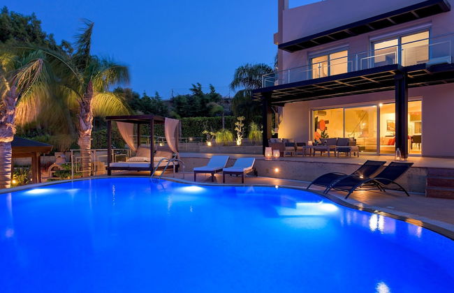 Quinn Hill Luxury Villa - Photo 1