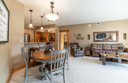 Basecamp in Riverstone Walk to River Shops and more - Foto 20