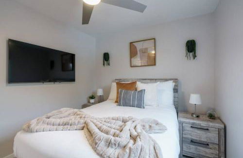 New! Miami & Calle Ocho Simpson's Funhouse! - Photo 11