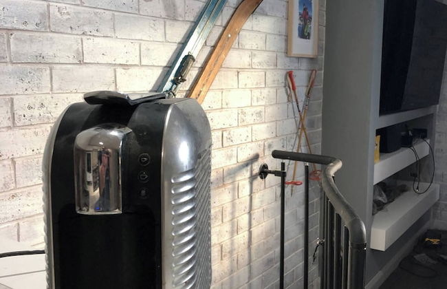 24 Hotham 3 Bedroom Renovated Apartment - Photo 14