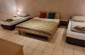 Basecamp 60 am Waldrand - für Gruppen Familien Monteure - helles 2-Zimmer-Souterrain - Frankfurt, Hanau, Gießen - kostenlose Parkplätze - Foto 31