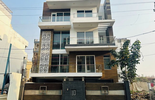 Lime Tree 3BHK Serviced Apartments DLF 5 - Foto 17