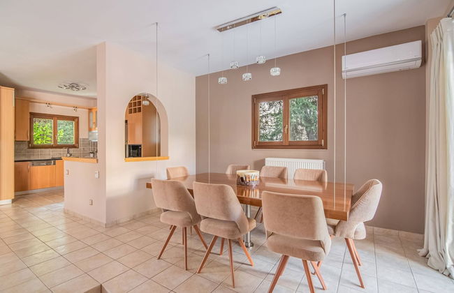 Inviting Villa in Anavissos With Communal Pool - Foto 29