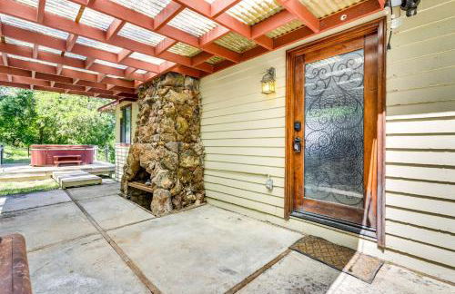 Private Hot Tub with Water Views Lower Lake Getaway - Foto 19