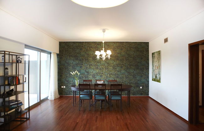 Luxury Apartment with Exceptional View - Photo 23