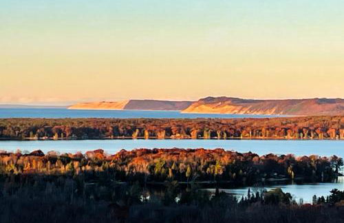 1 Mi to Crystal Lake! Couples Retreat with Deck - Photo 23