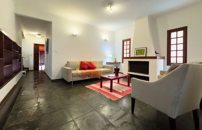 Casa espaçosa na Granja Viana - Foto 11