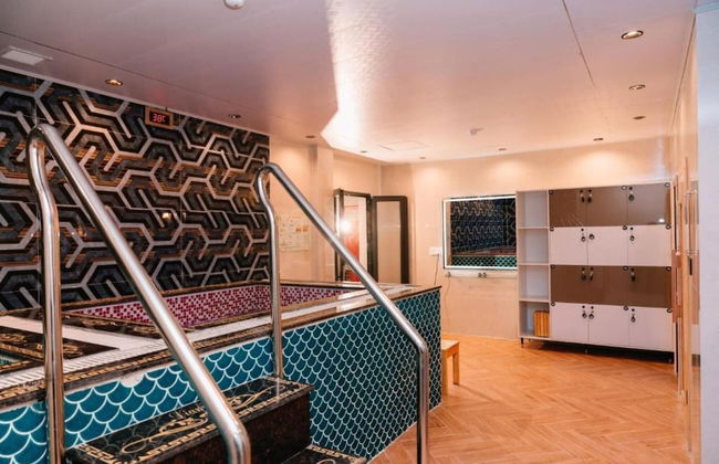 Diamond Hotel - Photo 30