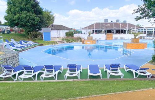 Haven Holiday Home at Kent Coast Allhallows - Photo 28