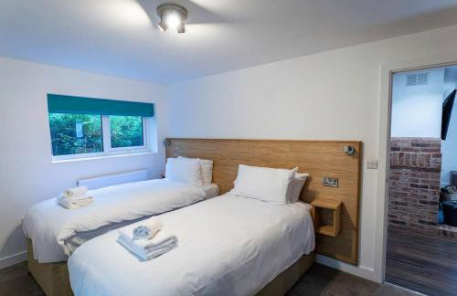 Errwood, woodland lodge with hot tubs for 14 - Foto 11