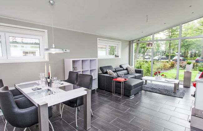 3 bedroom House in Dordrecht with swimming pool and terrace - Photo 4