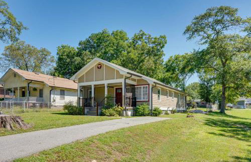 Steps to Playground Family Home in Douglasville! - Foto 4