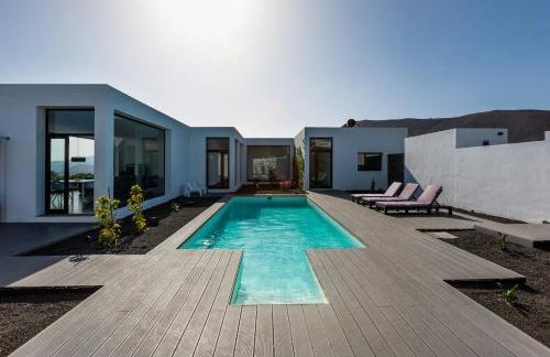 ICONIC VILLA LANZAROTE - Photo 1