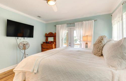 Waterfront Gulf Coast Home with Outdoor Oasis! - Foto 16