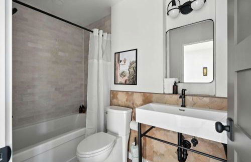 Kerns 6BR - New Spanish Style Group Stay - Photo 29