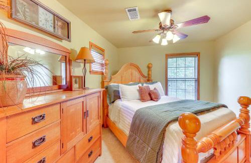 Riverfront Cabin on 2 Acres in Glenwood! - Foto 19