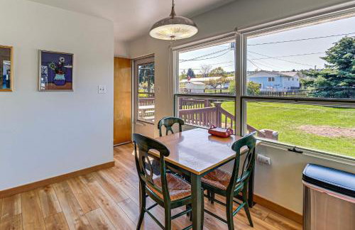 Walk to Flathead Lake Airy Home with Mtn Views! - Foto 7