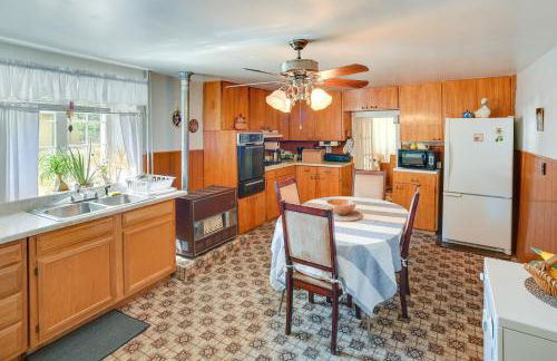 Cordova Vacation Rental with Porch Hike and Explore! - Foto 2