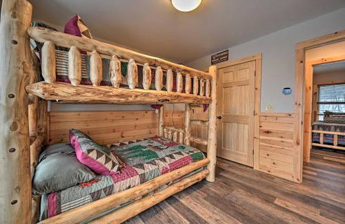 Rustic 3-Story Pittsburg Cabin with Lake and Mtn Views - Foto 19