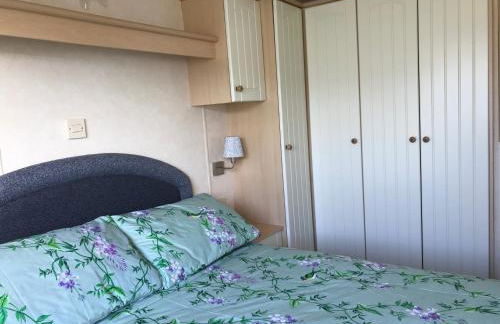 Beautifully Presented 2 Bedroom Static Caravan - Photo 32