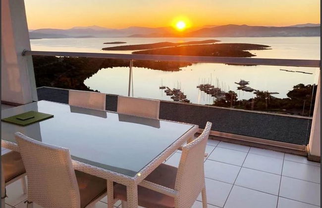 2 Bed Penthouse Apartment With Stunning Sea View - Photo 15