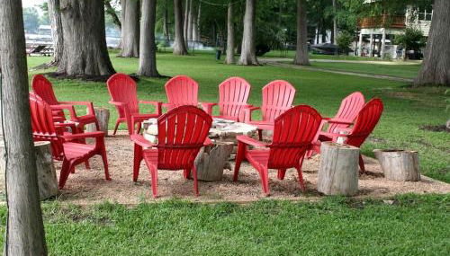 Spacious 10-Person Cabin Rental on Lake Dunlap near Austin, Texas - Foto 5