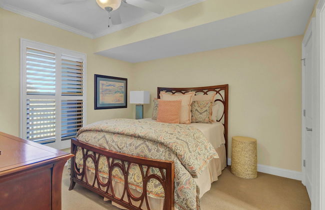 Oceanfront w/ Pool + Beach Access & Balcony View 312 B Shipwatch by Avantstay - Photo 18