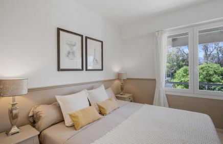 Beach-line apartment with 3 bedrooms in Estepona - Photo 4