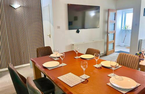 Chessington Blue with parking - Photo 5