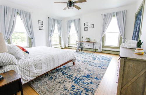 Expansive Victorian close to Saratoga Springs and Lake George - Foto 14