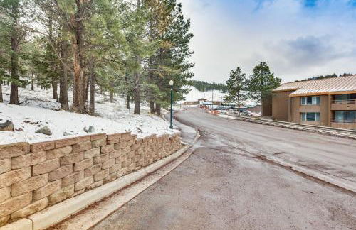 Cozy Angel Fire Condo - Walk to Ski Lift! - Foto 26