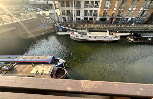 Stylish Riverside Apartment - Foto 17