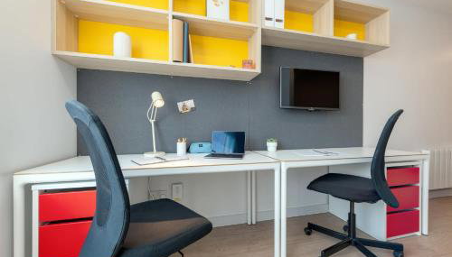 For Students Only Middle Street in Portsmouth - Foto 3