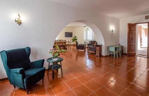 5 Bedroom Beautiful Home In Giove - Foto 3