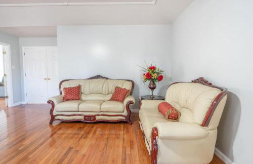 Luxury Villa with Hot Tub, Two Fire Pits, King Bed Suite, Game Room & Fenced Yard - Foto 33