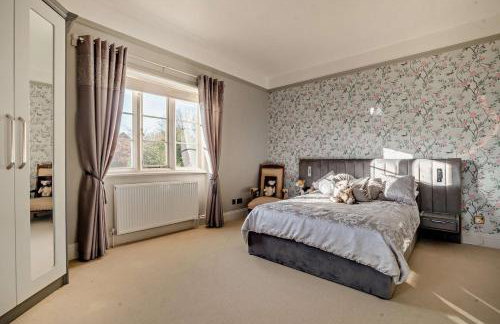 Luxury Detached House in Large Private Grounds, with Outdoor Jacuzzi and Sauna - Foto 57