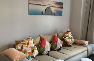 Spacious one bedroom flat, entire property. - Photo 1