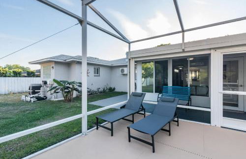 Family Retreat with Pool Fenced Yard AC - Foto 26