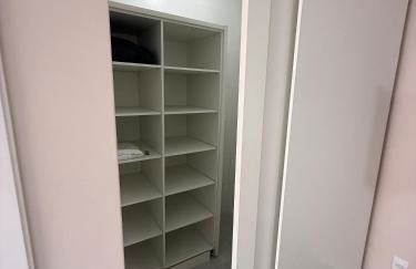 AP frente à praça bem localizado - Foto 8