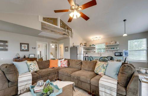 Fish and Boat Home with Spacious Yard in Seadrift - Foto 3