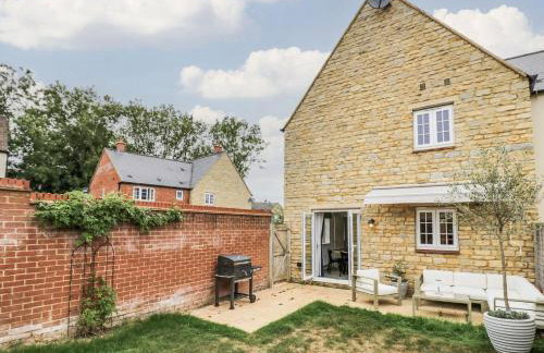 Silverstone Paddock Retreat - Photo 33