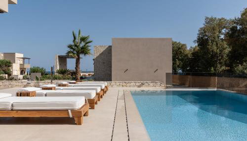 Amalthia Villa, Heated Pool & Walk to the Beach, By ThinkVilla - Photo 3