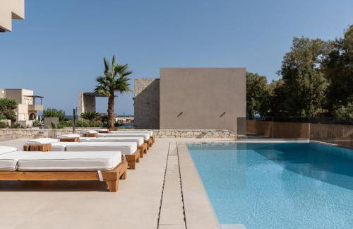 Amalthia Villa, Heated Pool & Walk to the Beach, By ThinkVilla - Photo 1