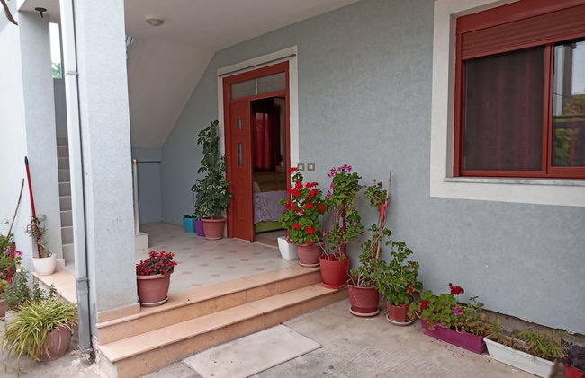 "quiet Independent Apartment With Garden." - Foto 9