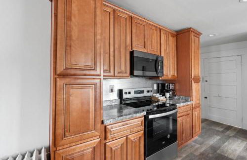 Bourbon Trail Duplex~ HOT TUB~ Walk to Downtown - Foto 63