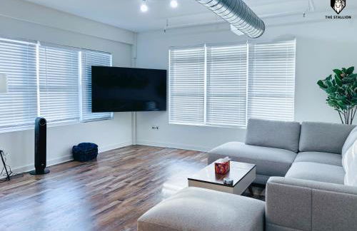 The Stallion #310 - Walk to Museums - Premium Loft with gated parking - Foto 4