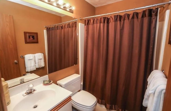 Seven Springs Sunridge 1 BR Loft Deluxe Condo, Ski-In/Out by RedAwning - Photo 6